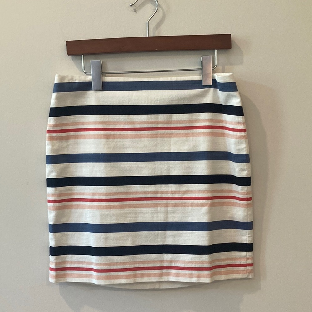 Ann Taylor white with blue pink stripes cotton blend 6p petite skirt